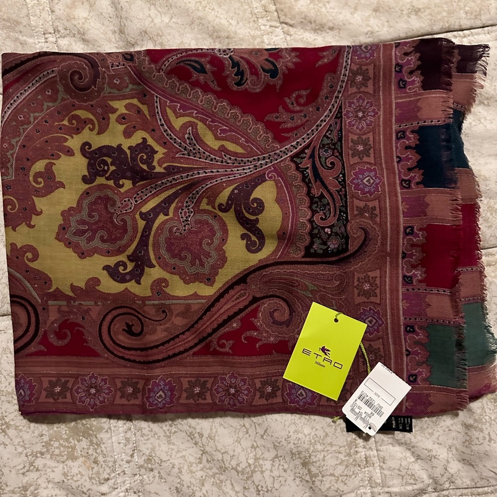 ETRo women scurf . Size 64”/25”
